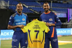 అందుకే ఆటగాళ్లంతా నా జెర్సీ అడిగారు: ధోనీ