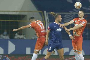 ISL 2020: ‘ఏ’ లీగ్ ఆటగాళ్లకు దిక్కైన ఇండియన్ సూపర్ లీగ్!