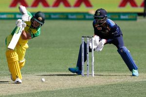 India vs Australia: వార్న‌ర్‌, ఫించ్‌ హాఫ్ సెంచ‌రీలు.. భారీ స్కోరుపై కన్నేసిన ఆస్ట్రేలియా!!