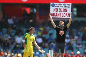 India vs Australia: ఫస్ట్ వన్డేకు ‘స్టాప్ అదానీ’ ఉద్యమ సెగ.. మైదానంలోకి దూసుకొచ్చిన ఆందోళనకారులు! (వీడియో)