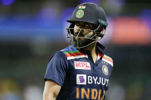 India vs Australia, 2nd ODI మ్యాచ్ టర్నింగ్ పాయింటే అదే.. కొంపముంచిన కోహ్లీ నిర్ణయాలు!