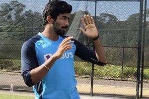 యూఏఈలో ఇరగదీసిన బుమ్రాకి ఏమైంది.. 8 మ్యాచ్‌లలో 3 వికెట్లే! ఐపీఎల్‌లో మాత్రమే వికెట్లు తీస్తావా!