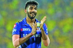 'మ్యాన్‌ ఆఫ్‌ ద మ్యాచ్' అవార్డు బుమ్రాకు ఇవ్వాల్సింది కాదు.. మంజ్రేకర్‌ సంచలన వ్యాఖ్యలు!!