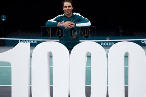 అరుదైన ఘనత.. 1000 విజయాలు!!