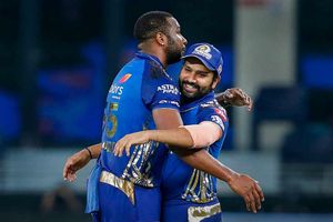 MI vs DC: ఇందుకే కదా రోహిత్ శర్మ‌ను బెస్ట్ కెప్టెన్ అనేది (వీడియో)