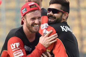 RCB: డివిలియర్స్‌ను 'బిస్కెట్'‌ అని కోహ్లీ ఎందుకు పిలుస్తాడంటే?