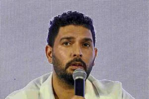 పుట్టినరోజు వేడుకలకు యువరాజ్‌ దూరం.. విషయం తెలిస్తే!!