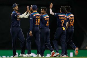 2020 టీమిండియా వన్డే క్రికెట్ రివ్యూ: మూడు విజయాలు.. ఆరు ఓటములు!