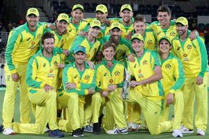 టీ20 సిరీస్ ముందు ఆస్ట్రేలియాకు గట్టి షాక్.. గాయంతో స్టార్ పేసర్ దూరం!