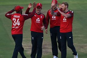 3సి, 4ఇ.. కోడ్ భాషలో ఇంగ్లండ్ కెప్టెన్‌కు రహస్య సందేశాలు!! ముదురుతున్న వివాదం!