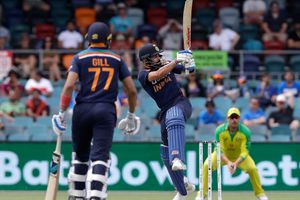 వన్డే, టీ20ల్లో టాపర్‌గా ఇంగ్లండ్.. రెండో స్థానంలో భారత్!!