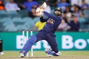 India vs Australia: జడేజా విధ్వంసం.. ధోనీ 8 ఏళ్ల రికార్డ్ బ్రేక్!!