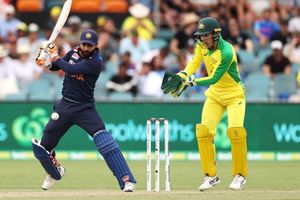 ఆసీస్‌తో చెలరేగడానికి ధోనీ చెప్పిన ఆ చిట్కానే కారణం: రవీంద్ర జడేజా