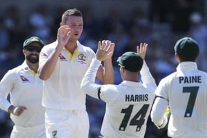 రెండో ఇన్నింగ్స్‌: చెలరేగిన కమిన్స్.. ఆరు వికెట్లు కోల్పోయిన భారత్!!