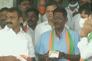 బీజేపీలో చేరిన మరో భారత క్రికెటర్!!