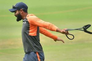 India vs Australia: జడేజాకు ఫిట్‌నెస్‌ టెస్ట్‌.. టీమిండియా సరికొత్త సాధన!!