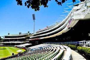 ఇద్దరికి కరోనా.. తొలి వన్డే రద్దు!! సందిగ్ధంలో సిరీస్‌!