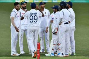 Ind vs Aus అప్‌డేట్స్: జట్టుతో కోహ్లీ చర్చలు.. క్వారంటైన్‌లో రోహిత్.. విహారీ ఔట్.. జడేజా ఇన్!