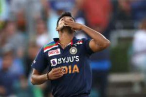 India vs Australia: అరంగేట్రం అదిరిందయ్యా.. న‌ట‌రాజ‌న్ ఖాతాలో తొలి వికెట్!!