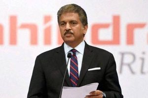 ఆరుగురు అరంగేట్ర ఆటగాళ్లకు కొత్త కార్లు.. సర్ప్రైజ్ ఇచ్చింది ఎవరో తెలుసా?