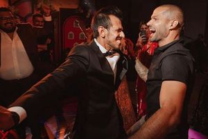 చహల్‌ సంగీత్‌.. గబ్బర్ చిందులు (వీడియో)!!