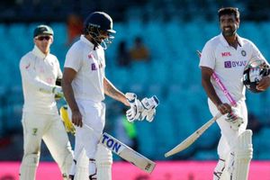 హనుమ విహారీ ఇన్నింగ్స్ సెంచరీతో సమానం: అశ్విన్