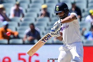 Sydney Test: 125 బంతులకు ఫోర్ బాదిన విహారి.. 40 ఏళ్ల తర్వాత అరుదైన రికార్డు!!