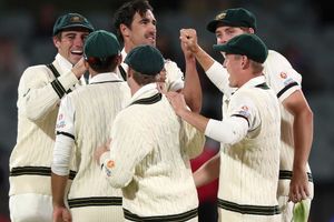 India vs Australia: మూడో టెస్ట్ ముందు ఆసీస్‌కు భారీ షాక్.. గాయంతో మరో స్టార్ పేసర్ ఔట్!