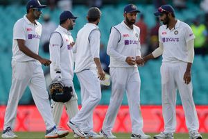 ఎన్నడూ లేనంతగా 10 మందికి గాయాలు.. టీమిండియా కోలుకునేదెప్పుడో..?