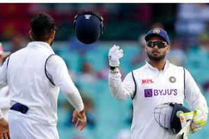 నోటికి పని చెప్పడంతో.. పంత్‌ తీరుపై ఫైర్ అయిన కామెంటేటర్లు!!