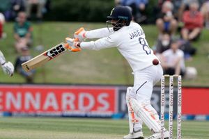 India vs Australia: రిషభ్ పంత్ సేఫ్.. రవీంద్ర జడేజా ఔట్!