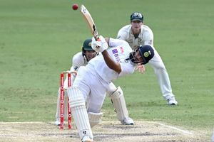 'ప్లీజ్.. ధోనీ‌తో న‌న్ను పోల్చొద్దు! నాకంటూ ప్ర‌త్యేక పేరు తెచ్చుకోవాలనుకుంటున్నా'