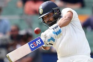 India vs Australia: మూడో టెస్ట్ ముందు రోహిత్ శర్మను ఊరిస్తున్న వరల్డ్ రికార్డు!