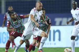 ISL 2020 21: దూసుకెళుతున్న ఏటీకే.. తొలి విజయాన్ని అందుకున్న ఈస్ట్‌ బెంగాల్‌!!