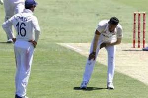 రెండోరోజు కూడా బౌలింగ్ చేయని సైనీ.. గాయం పెద్దదేనా?