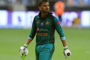 ట్రక్‌ను ఢీ కొట్టిన కారు.. షోయబ్‌ మాలిక్‌కు తప్పిన పెను ప్రమాదం!!