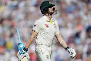 India vs Australia: హమ్మయ్యా స్మిత్ ఔటయ్యాడు..!