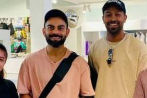 మరో హాట్‌టాపిక్.. కరోనా నిబంధనలు ఉల్లంఘించిన కోహ్లీ, హార్దిక్!!