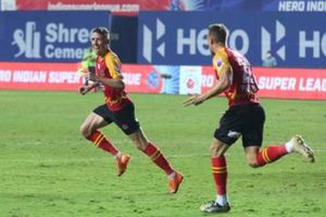 ISL 2020 21: చివరలో నెవిల్లె గోల్.. బెంగాల్‌, కేరళ మ్యాచ్‌ డ్రా!!