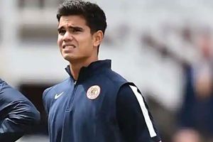 సచిన్ కొడుకని అర్జున్ టెండూల్కర్‌ను తీసుకోలేదు: ముంబై ఇండియన్స్ హెడ్ కోచ్