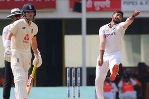 హమ్మయ్య.. భారత్‌లో తొలి వికెట్ తీసిన బుమ్రా! చెన్నై టెస్టులో రెండు అరుదైన రికార్డులు!