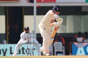 అందుకే ఇంగ్లండ్ ఆటగాళ్లు బ్లాక్ ఆర్మ్‌బ్యాండ్స్‌తో బరిలోకి దిగారు!