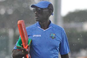 రోడ్డు ప్రమాదంలో వెస్టిండీస్ మాజీ పేసర్ మృతి