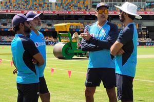 India vs England: ఇండియాకు భారీ షాక్.. తొలి టెస్టుకు కొన్ని నిమిషాల ముందు స్పిన్నర్ ఔట్!!