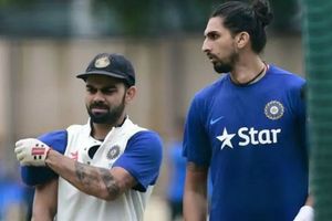 PinkBall Test: ఆ సమయంలో ఇషాంత్‌ శర్మను త‌న్ని లేపాల్సి వ‌చ్చింది: కోహ్లీ