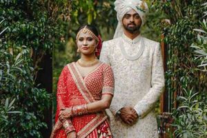 వివాహ బంధంతో ఓ ఇంటివాడైన టీమిండియా యువ పేసర్!