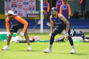 India vs England: విరాట్ కోహ్లీతో కలిసి రోహిత్ శర్మ ప్రాక్టీస్.. నెట్టింట పేలుతున్న సెటైర్స్!