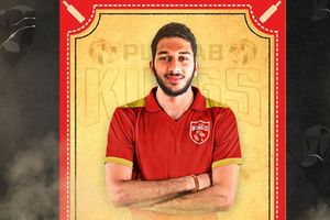 IPL 2021 Auction: షారుఖ్‌ఖాన్‌‌కు రూ.5.25 కోట్లు.. బస్సులోనే తమిళ ఆటగాళ్ల సంబరాలు (వీడియో)