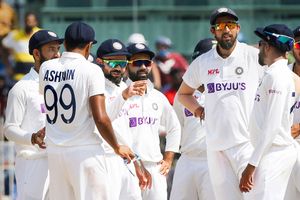 India vs England: మొతెరాలో మోగిన రికార్డులు.. ధోనీని అధిగమించిన కోహ్లీ