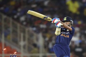 India vs England: 'ఓపెనింగ్ స్లాట్ మ్యూజికల్ చైర్ లాంటిది.. శిఖర్ ధావన్ డేంజర్‌​ జోన్‌లో ఉన్నాడు'